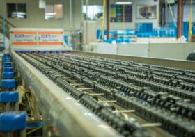 System transportu dla pojemników i kartonów – organizacja i funkcje